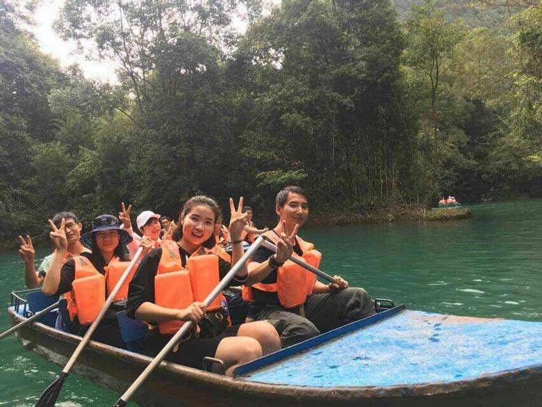 2017华软集团优秀员工贵州旅游团建